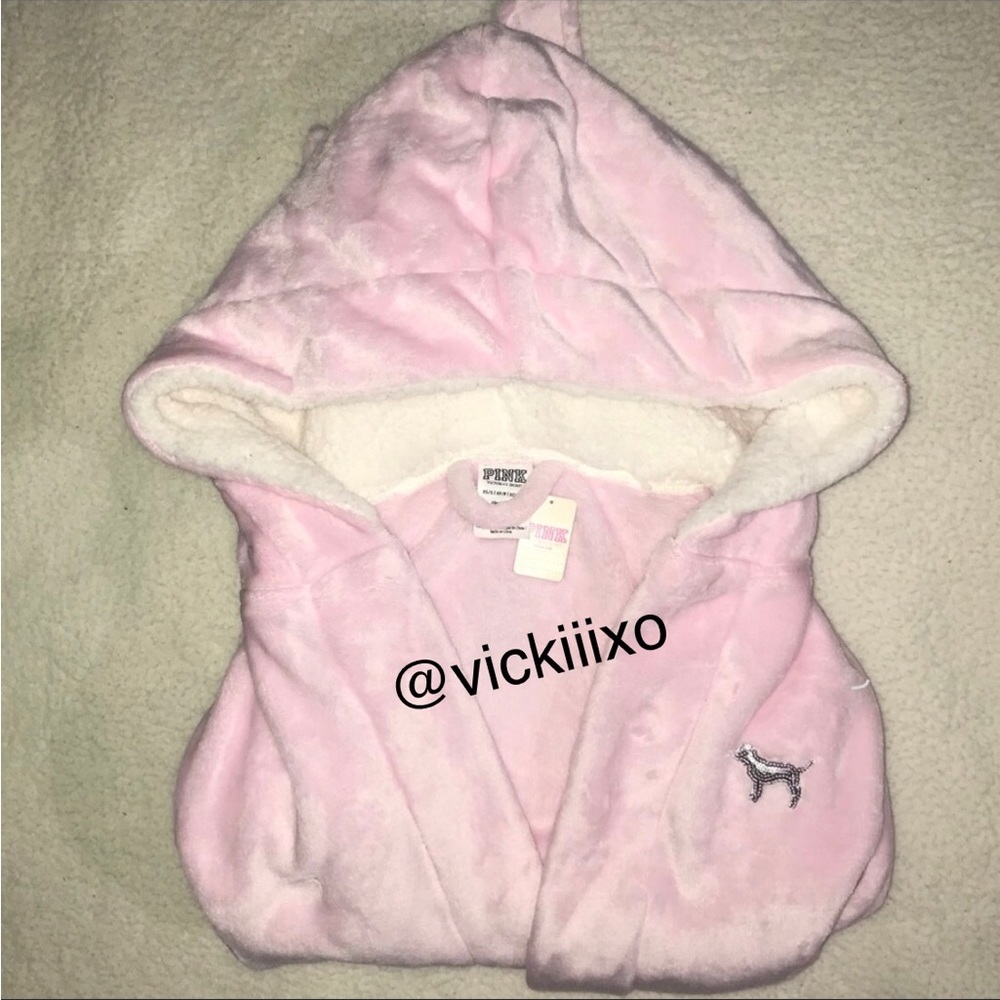 Victoria’s Secret bling robe - Picture 4 of 5